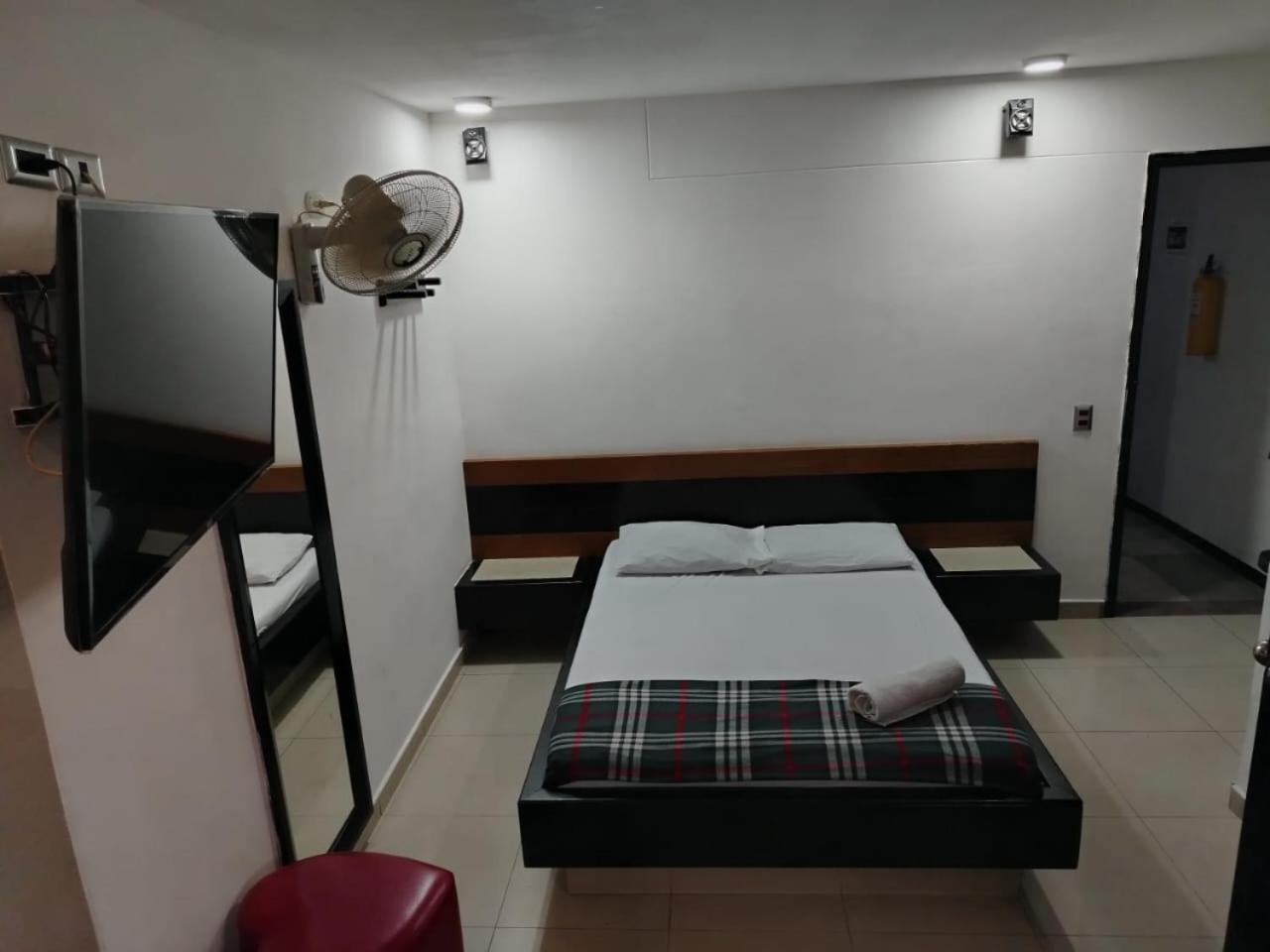 Hotel Country เมเดยิน ภายนอก รูปภาพ