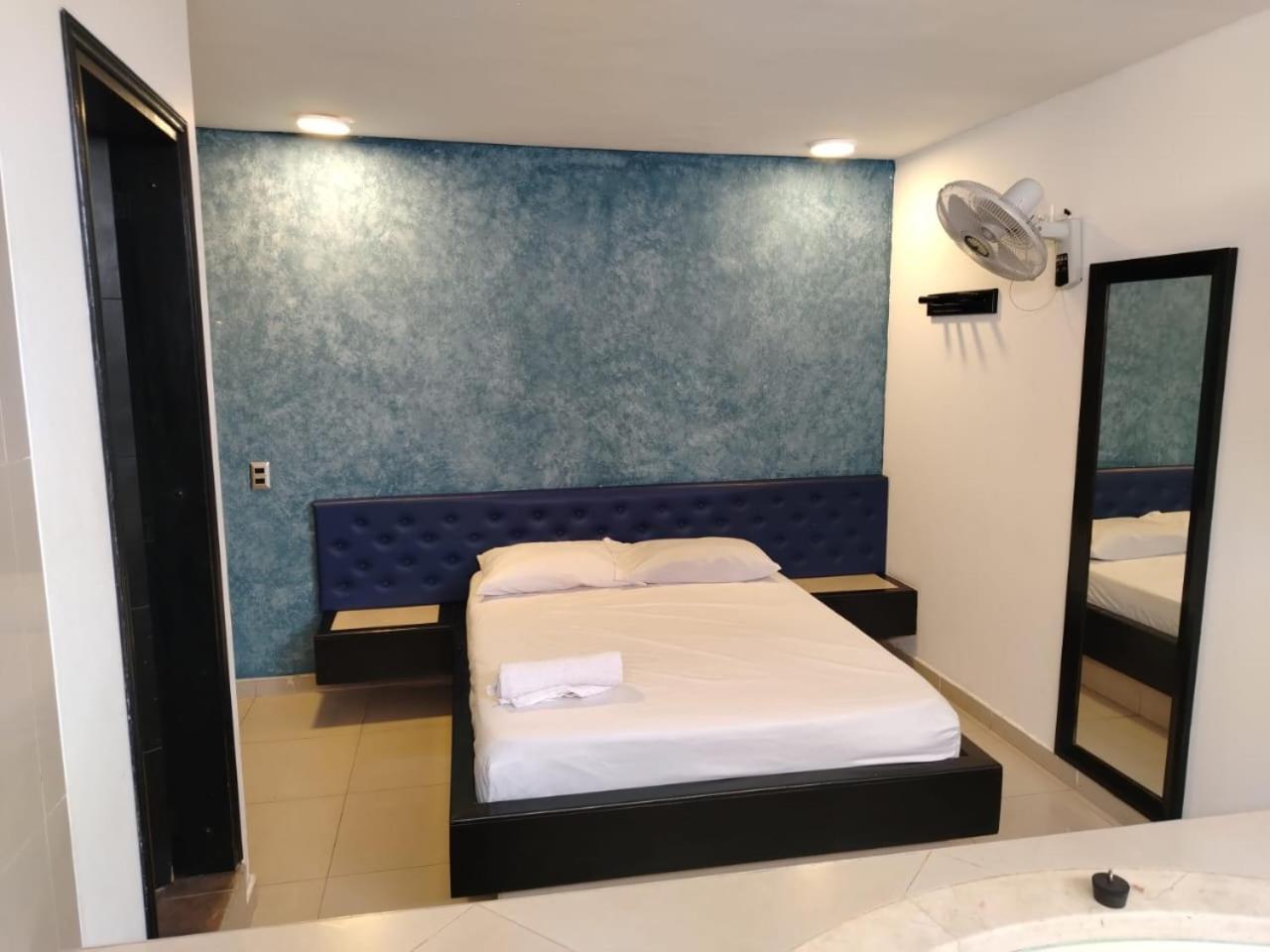 Hotel Country เมเดยิน ภายนอก รูปภาพ